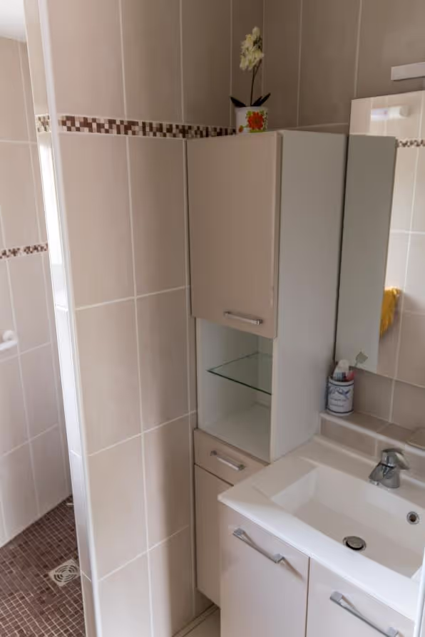 La salle de bain du bas